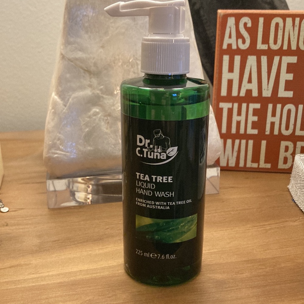 Farmasi Tea Tree Hand Soap - Picture 2 of 4